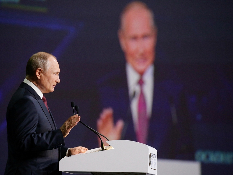 “At home –more reliable”: Putin called on the SPIEF-2022 to abandon business inspections forever