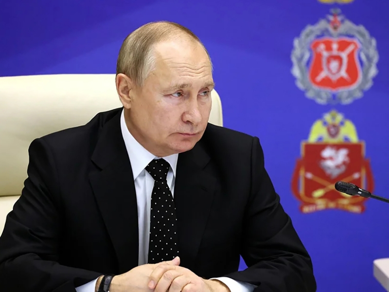 Putin signed a decree on raising the minimum wage in 2023